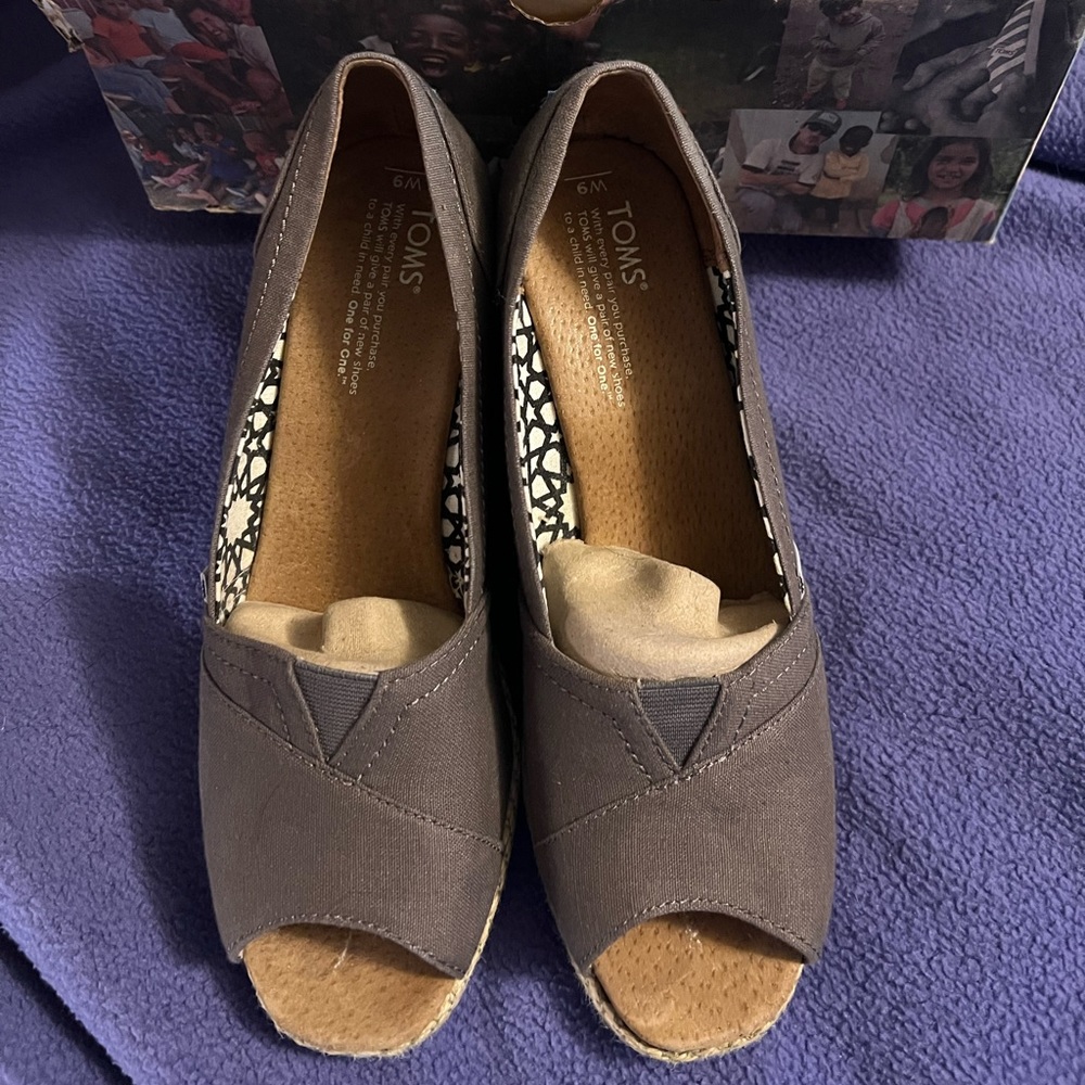 Toms gray wedge heels